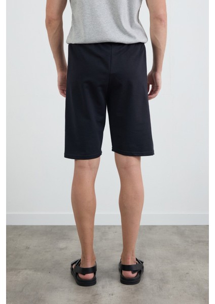 Beli Lastikli Cebi Fermuarlı Şort fırsatları