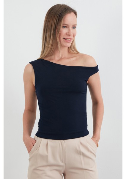 Yanları Drapeli Tek Kol Bluz