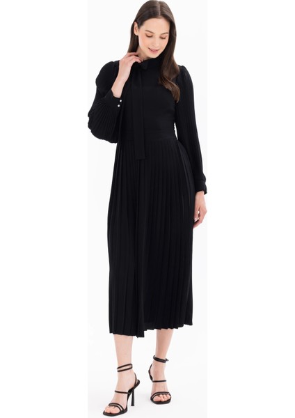 Kadın Bağlama Detaylı Pliseli Elbise-Siyah fırsatları