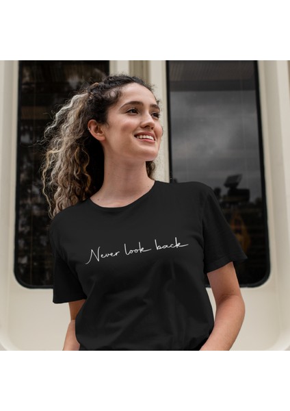 Never Look Back Tişört - Siyah