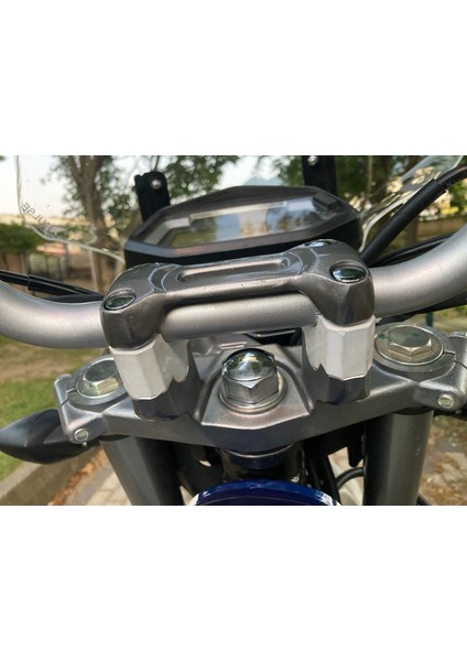 Hero Xpulse 200 Motorsiklet 2.5 cm Gidon Yükseltme Aparatı Cnc Alüminyum Işleme indirimleri