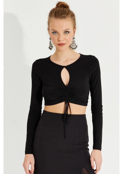 Kadın Siyah Önü Damla Büzgülü Crop Bluz AYD246