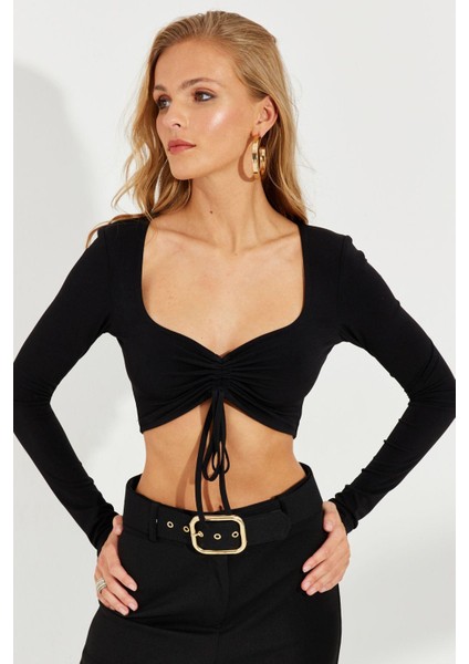 Kadın Siyah Önü Büzgülü Crop Bluz B3015