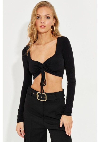 Kadın Siyah Önü Büzgülü Crop Bluz B3015 fırsatları