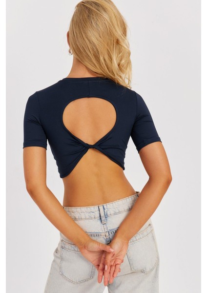 Kadın Lacivert Sırt Dekolteli Crop Bluz CY450