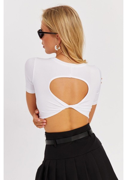 Kadın Beyaz Sırt Dekolteli Crop Bluz CY450