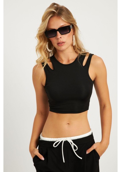 Kadın Siyah Pencereli Crop Bluz CG356