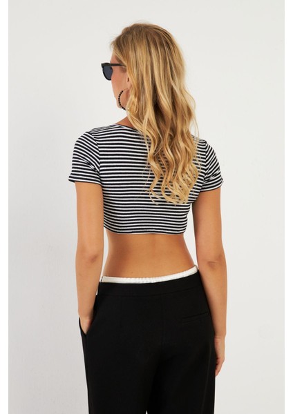 Kadın Siyah-Beyaz Çizgili Crop Bluz XL2022 fırsatları