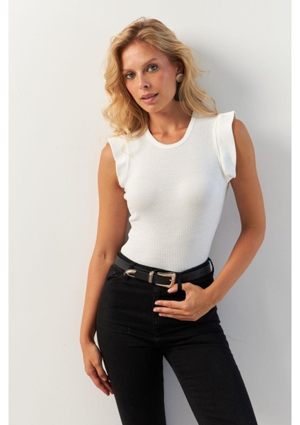 Kadın Beyaz Omuzları Fırfırlı Bluz MK23 indirimleri