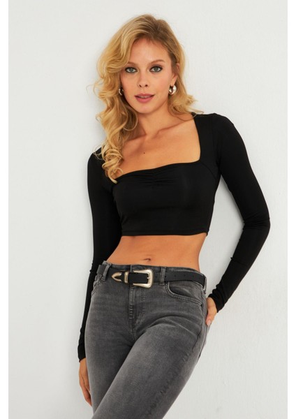 Kadın Siyah Kare Yaka Büzgülü Crop Bluz B5057 fırsatları