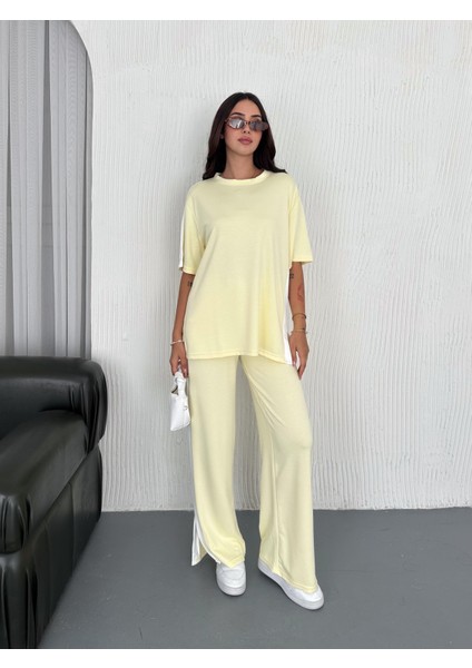 Modal Şeritli Yırtmaç Detaylı Pantolon Tişort Takım modelleri
