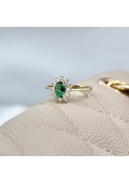 Gümüş Yüzük - 1.05 Karat Zümrüt Yeşili Taşlı 0.30KARAT Pırlanta(Signty)Taşlı Vintage Tasarım 925 Ayar Gümüş Yüzük modelleri