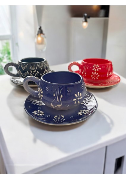 Dekoratif Şık Tasarım Tamamen El Yapımı Kırmızı , Lacivert ve Siyah 3 Kişilik Kahve Fincanı