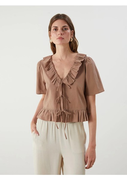 Lcw Vision V Yaka Önü Fiyonklu Fırfırlı Crop Bluz (S5)