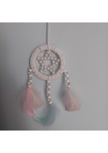 El Yapımı Yıldız Motifli Rüya Kapanı – Inci Boncuklu, Pastel Tüylü Dekoratif Askı