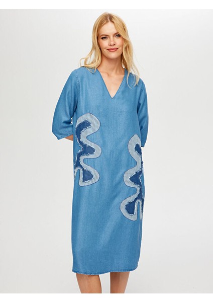 Soyut Aplike Detaylı V Yaka Tenselli Jean Elbise S25JEL001 fiyatları