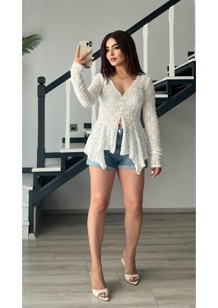 Beyaz Peplum Dantel Bluz indirimleri