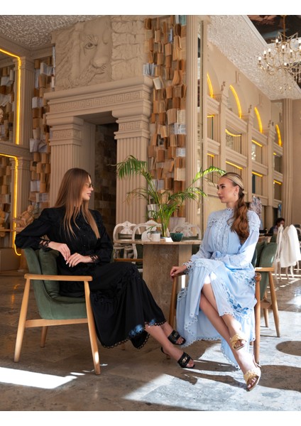 Mavi Uzun Güpür Detay Elbise modelleri