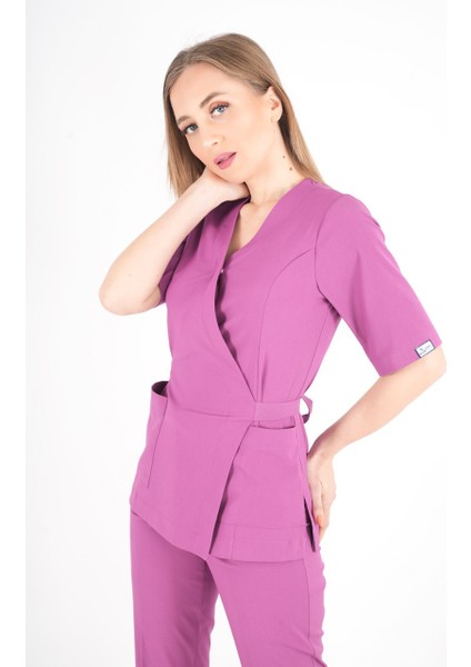 Açık Mor Elegant Model Cerrahi Üniforma Belden Bağlamalı Scrubs Takım