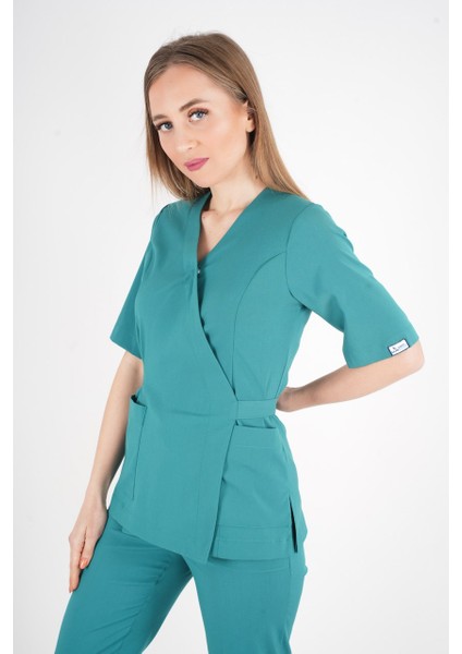 Ameliyat Yeşili Elegant Model Cerrahi Üniforma Belden Bağlamalı Scrubs Takım fiyatları
