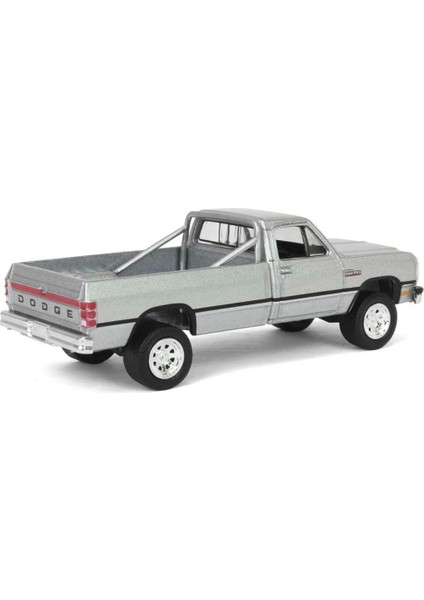 Nessiworld Greenlight 1/64 All-Terrain Series 16- 1992 Dodge Ram D250 Power Ram fiyatları