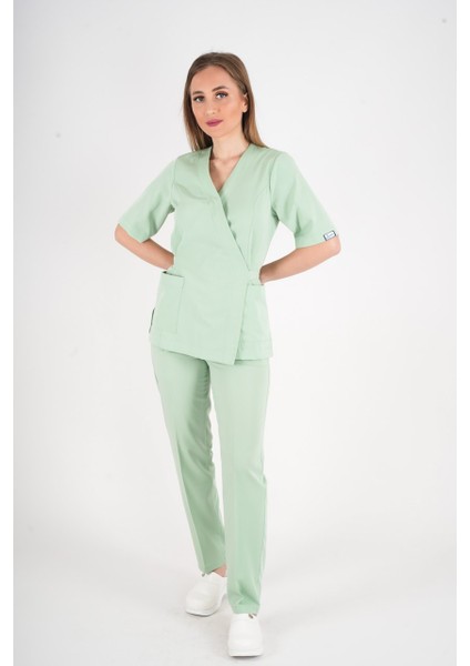 Çağla Yeşili Elegant Model Cerrahi Üniforma Belden Bağlamalı Scrubs Takım