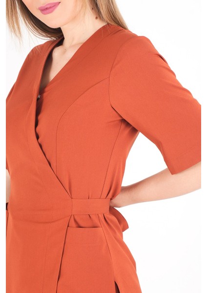Kiremit Elegant Model Cerrahi Üniforma Belden Bağlamalı Scrubs Takım