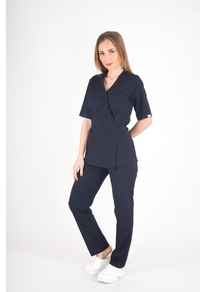 Lacivert Elegant Model Cerrahi Üniforma Belden Bağlamalı Scrubs Takım