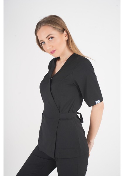 Siyah Elegant Model Cerrahi Üniforma Belden Bağlamalı Scrubs Takım