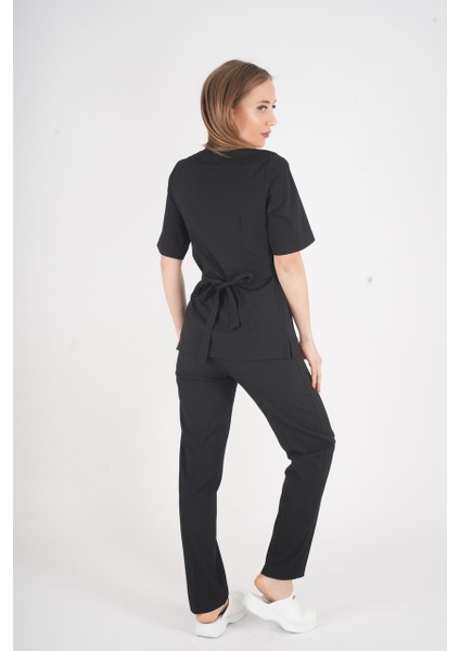 Siyah Elegant Model Cerrahi Üniforma Belden Bağlamalı Scrubs Takım
