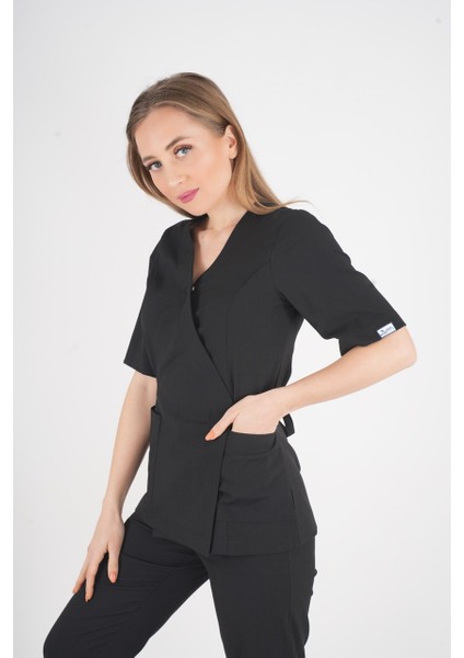 Siyah Elegant Model Cerrahi Üniforma Belden Bağlamalı Scrubs Takım