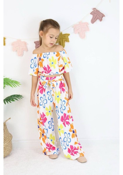 Kız Çocuk Renkli Desenli Takım I Madonna Yaka Desenli Ispanyol Paça I Bluz ve Pantolon Kombin fırsatları