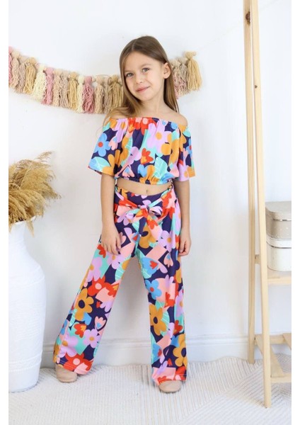 Kız Çocuk Renkli Desenli Takım I Madonna Yaka Desenli Ispanyol Paça I Bluz ve Pantolon Kombin modelleri