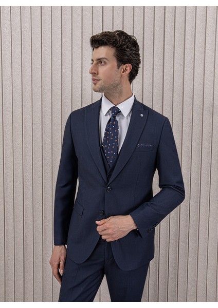 Erkek Slim Fit Sivri Yaka Yelekli Takım Elbise