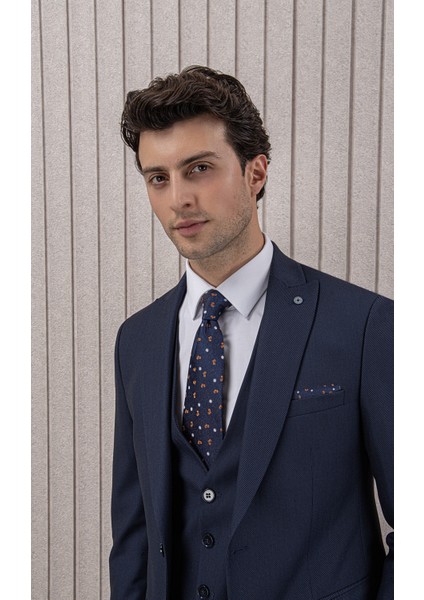 Erkek Slim Fit Sivri Yaka Yelekli Takım Elbise