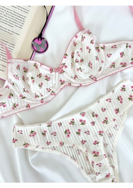 Cotton Çiçek Desenli Balenli Kapsız Iç Çamaşırı Takımı fırsatları