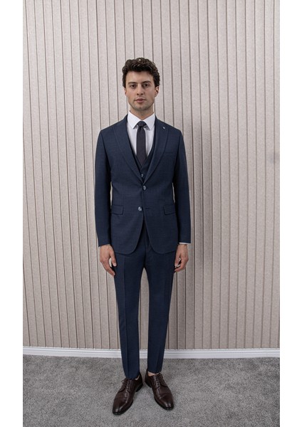 Erkek Likralı Slim Fit Sivri Yaka Yelekli Takım Elbise