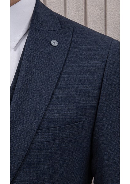 Erkek Likralı Slim Fit Sivri Yaka Yelekli Takım Elbise