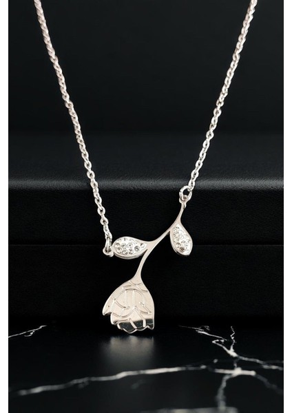 Kadın Çelik Zincirli Su Yolu Gümüş Kaplama Gül Çiçeği Tasarımlı Model Zirkon Taşlı Kombin Kolye modelleri