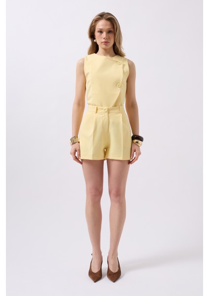 Pileli Yüksek Bel Sarı Şort fiyatları