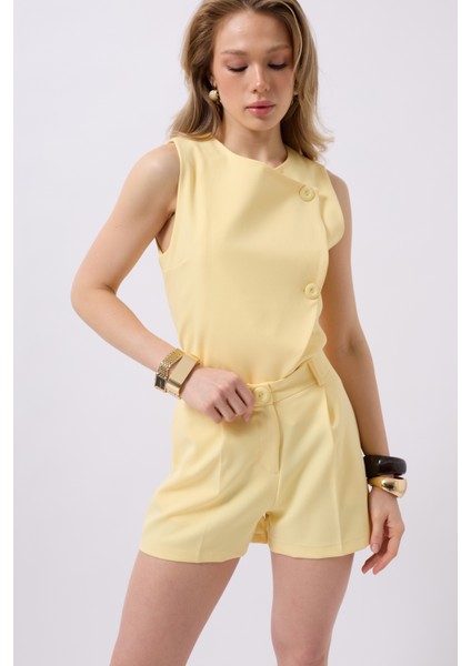 Pileli Yüksek Bel Sarı Şort modelleri