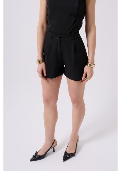 Pileli Yüksek Bel Siyah Şort fırsatları