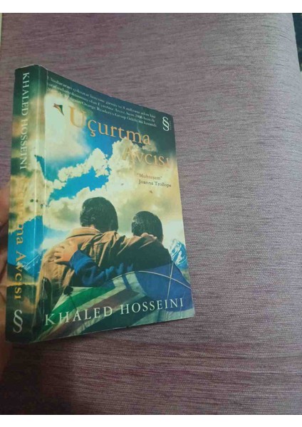 Uçurtma Avcısı - Roman Boy 375 Sayfa 2008 Basimi Khaled Hosseini 2,el Sadece Fotoğrafda Gorulen Ilk Bos Sayfada Kosede Yirtik Var Onun Disinda Temiz Kondisyonda