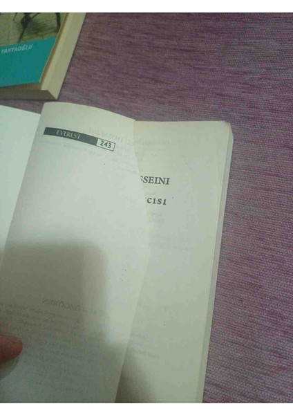 Uçurtma Avcısı - Roman Boy 375 Sayfa 2008 Basimi Khaled Hosseini 2,el Sadece Fotoğrafda Gorulen Ilk Bos Sayfada Kosede Yirtik Var Onun Disinda Temiz Kondisyonda