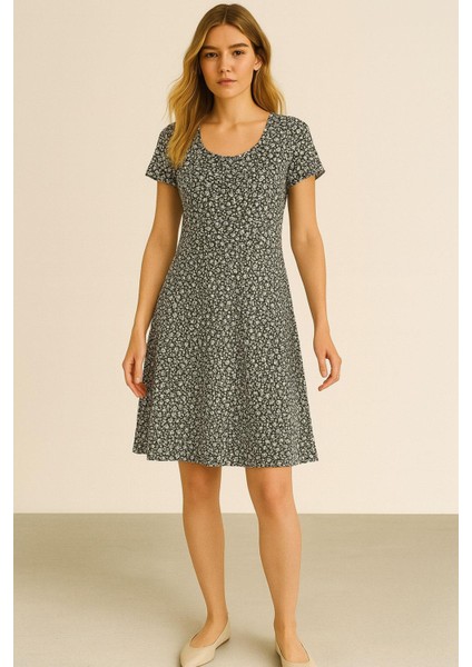 Dökümlü Rahat Kalıp Günlük Penye Kumaş Elbise