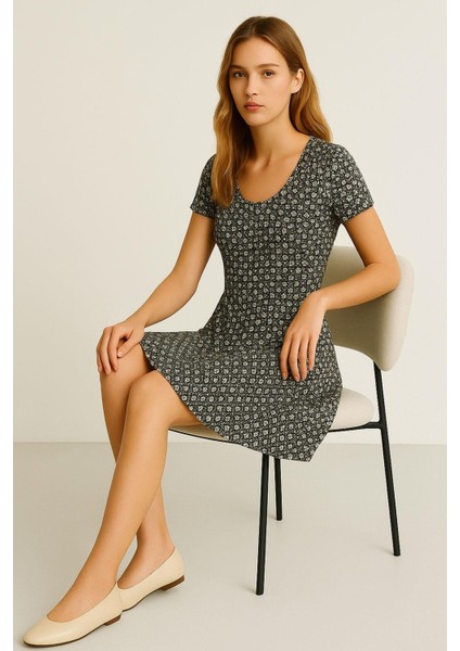 Dökümlü Rahat Kalıp Günlük Penye Kumaş Elbise modelleri