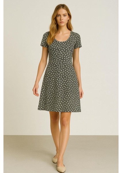 Dökümlü Rahat Kalıp Günlük Penye Kumaş Elbise fırsatları