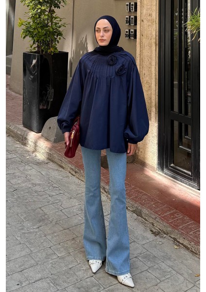 Çiçek Detaylı Nervür Bluz Lacivert