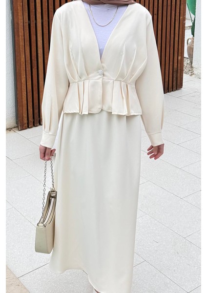 Düğme Detaylı Etek-Ceket Tesettür Takım Krem modelleri