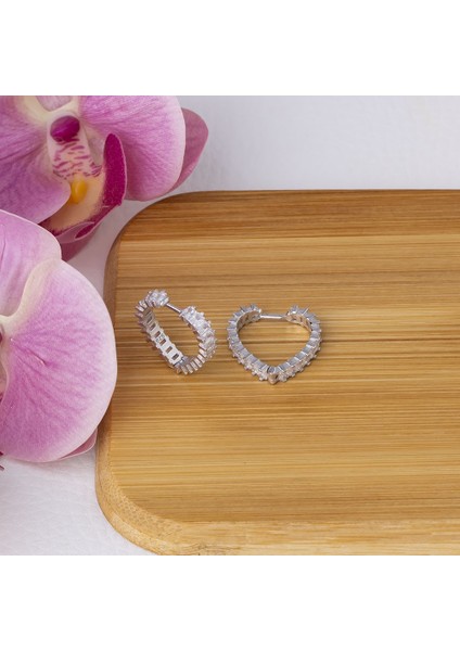 Kalp Model Baget Zirkon Taşlı 925 Ayar Gümüş Kadın Küpe modelleri